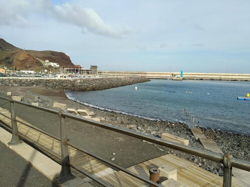 Comfortable Apartment with spectacular sea views