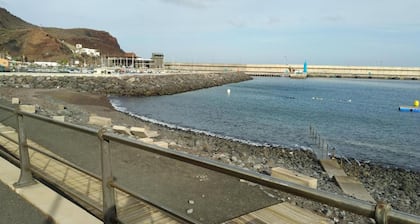 Comfortable Apartment with spectacular sea views