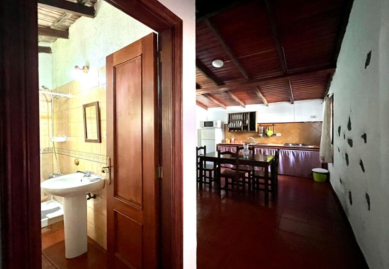 Kylskåp, mikrovågsugn, kaffe- och tebryggare och vattenkokare