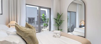 StayShort - Classy 4-Bedroom Villa With Spacious Balcony in Nad Al Sheba