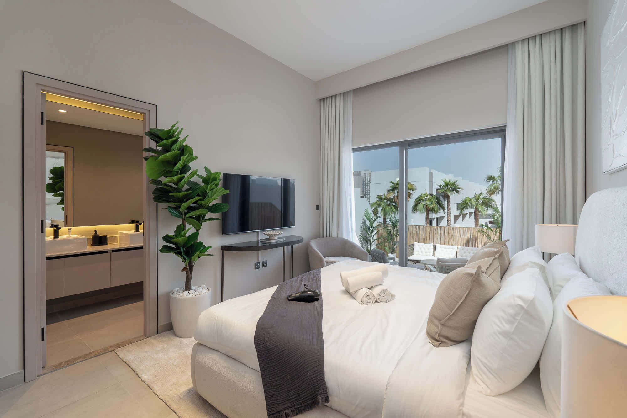 4 quartos, escrivaninha, ferros/tábuas de passar roupa, Wi-Fi