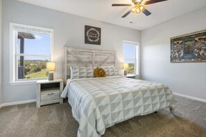 3 bedrooms, iron/ironing board, travel cot, WiFi - StoneBridge Escape – Sleeps 8! (Branson West)