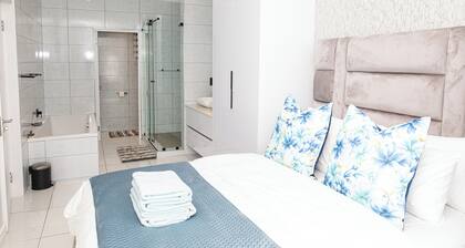 Chic 2-bedroom apartment with WiFi, fitness room in vibrant Pretoria