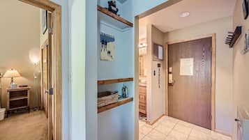 Condo, 2 Bedrooms | Interior