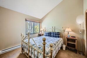 2 bedrooms, laptop workspace, free WiFi