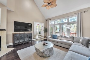 Huis, 4 slaapkamers | Woonruimte | Smart-tv en streamingdiensten