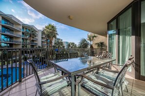 Apartment, 3 Schlafzimmer | Speisen im Freien