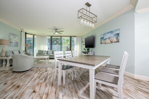 Condo, 3 chambres | Restauration