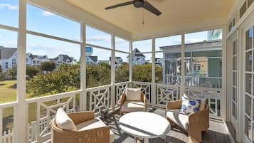 House, 5 Bedrooms | Terrace/patio