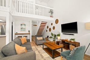 Huoneisto, 2 makuuhuonetta | Oleskelualue | Älytelevisio