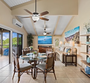 Condo, 2 Bedrooms | Living area