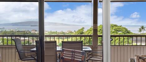 Condo, 2 Bedrooms | Dining