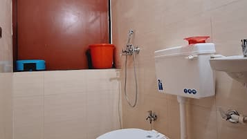 华丽单人房 | 浴室 | 毛巾、肥皂、洗发水、卫生纸