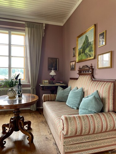 Vacation apartment with history.Alban Berg Villa Trahütten! Pet friendly! 