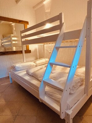 2 dormitorios, cuna de viaje, wifi y ropa de cama