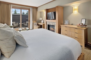 1 chambre, bureau, fer et planche à repasser, lit parapluie