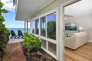 Interior - Ocean Front! Stunning Remodel in 2024! 102 Kona Riviera (Kailua Kona)