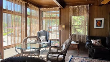 Deluxe Suite, Patio, River View | Living area