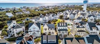 Posh Pelican in Pine Knoll Shores, NC