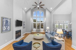 TV - Posh Pelican in Pine Knoll Shores, NC (Atlantic Beach)