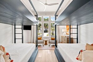 5 bedrooms, desk, iron/ironing board, travel cot - The Waterfront (by Ember Stays) (Santa Rosa Beach)