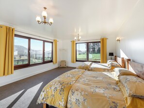 3 bedrooms, free WiFi, bed sheets