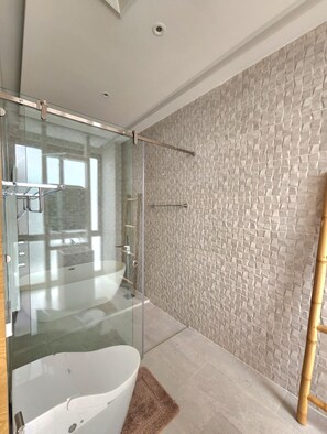 Sabonete, papel higiênico