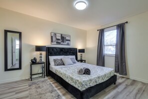 3 bedrooms, iron/ironing board, WiFi, bed sheets