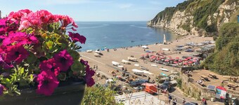 A wonderful holiday cottage close to the beach and town centre of Beer.