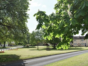 Property grounds - 3 bedroom accommodation in Aycliffe Village (Aycliffe Village)