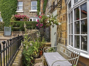 Terrace/patio - 1 bedroom accommodation in Castleton (Castleton)