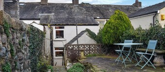 2 bedroom accommodation in Bootle