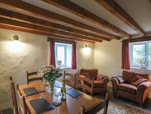 Dining - A really lovely warm, cosy and comfortable home from home. (Bishops Castle)