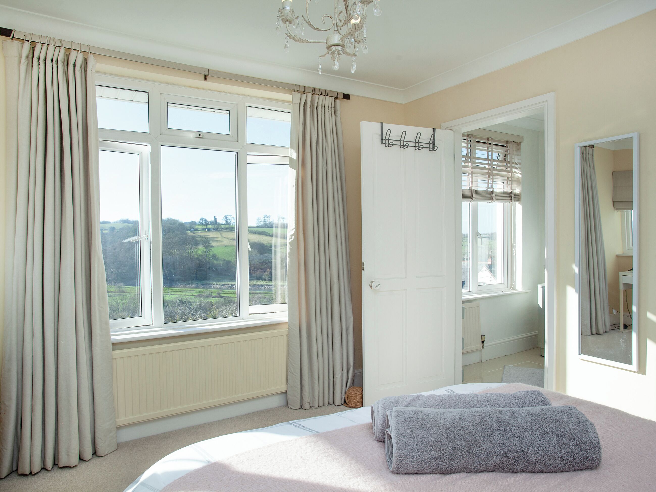 3 bedrooms, free WiFi, bed sheets