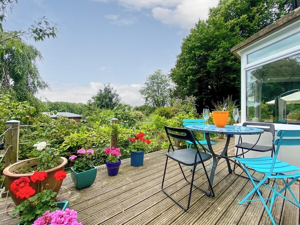 屋外ダイニングエリア