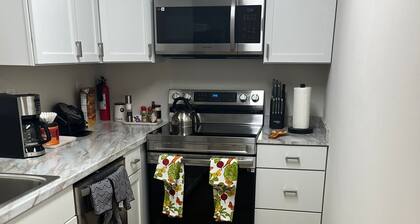 Charming 1-bedroom house in superb Woodbridge with AC, WiFi and free parking