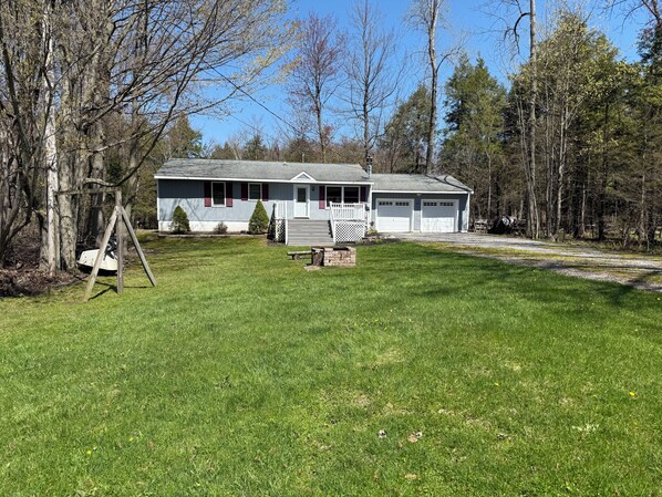 Exterior - Charming 3-bedroom house with AC and WiFi on Sandy Pond. (Sandy Creek)