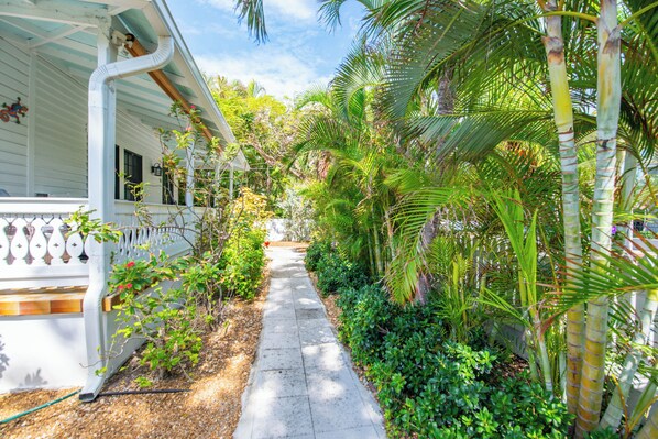 Property grounds - Garden of Roses | Private Hot Tub, Prime Key West Location! - Monthly Rental (Key West)