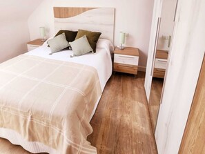 House | 2 bedrooms, bed sheets - Modern Holiday Home With Terrace (Fuengirola)