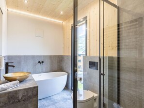 Departamento | Baño | Tina y secadora de cabello 