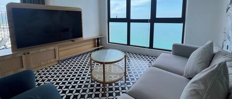 50–tuumainen taulutelevisio, jossa digitaalikanavat