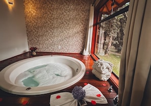 Private spa tub