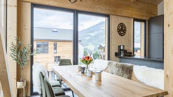 Apartment | Dining