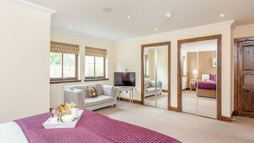 5 bedrooms, free WiFi, bed sheets