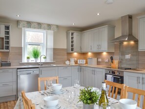 Dishwasher, highchair - 3 bedroom accommodation in Arbroath (Arbroath)