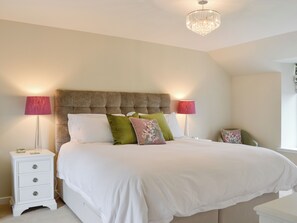 3 bedrooms, free WiFi, bed sheets - 3 bedroom accommodation in Arbroath (Arbroath)