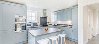 4 bedroom accommodation in Buxton