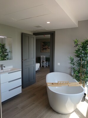 Interior - Domaine Camí Romà, between sea and mountains, a haven of peace and nature. (L'Albiol)