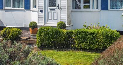 3 bedroom accommodation in Pagham, near Bognor Regis