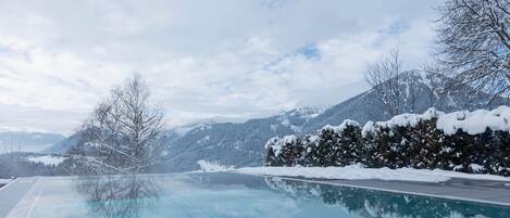 Apartment | Pool | Outdoor pool